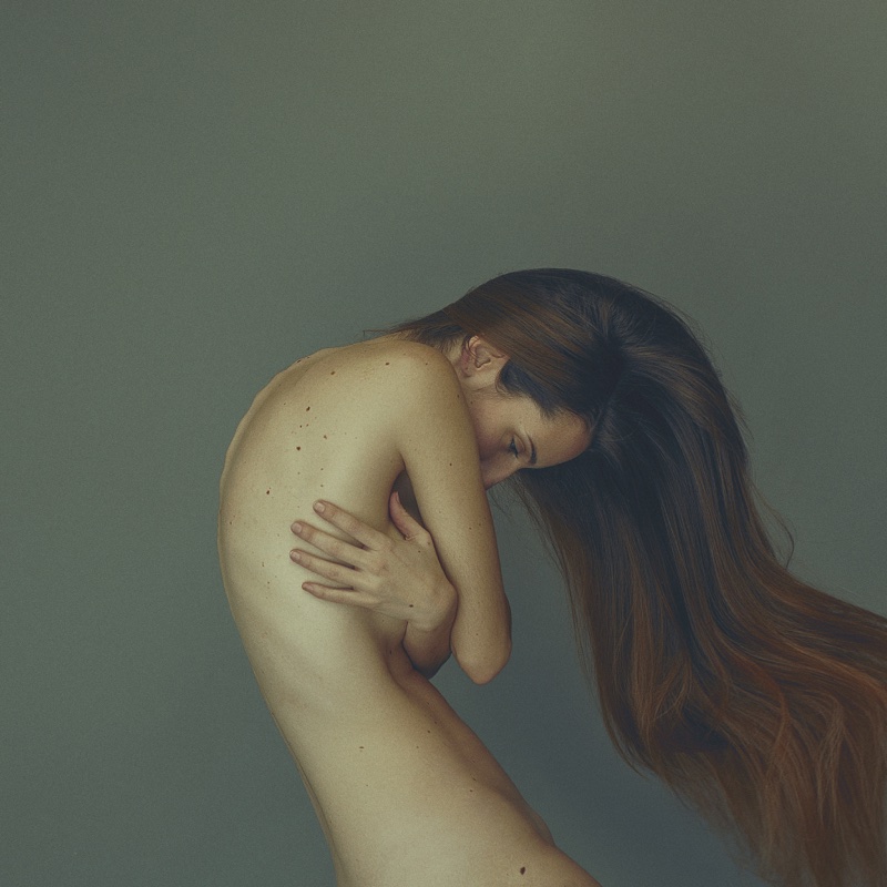 Autorretrato de Mara Saiz, espalda desnuda